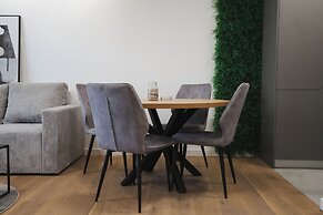 DISTRICT boutique