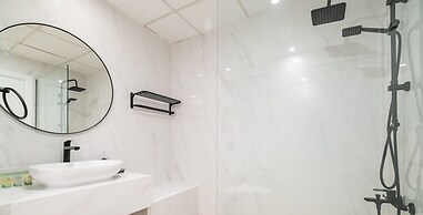 LUX  The Dubai Eye View JBR Studio