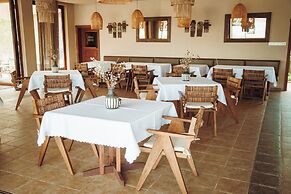 Entikko Safari Lodge