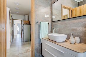 Villa Gariful, Sleeps 8 with Pool & Pet Friendly