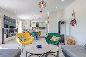 Villa Gariful, Sleeps 8 with Pool & Pet Friendly