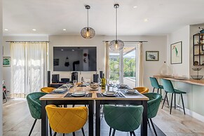 Villa Gariful, Sleeps 8 with Pool & Pet Friendly