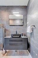 Villa Gariful, Sleeps 8 with Pool & Pet Friendly