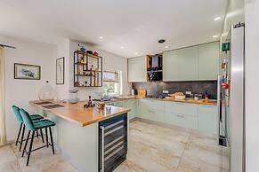 Villa Gariful, Sleeps 8 with Pool & Pet Friendly