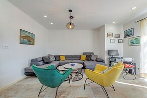 Villa Gariful, Sleeps 8 with Pool & Pet Friendly
