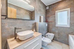 Villa Gariful, Sleeps 8 with Pool & Pet Friendly