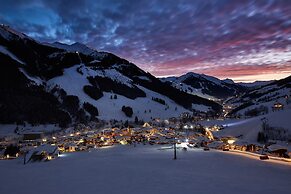 Saalbach Suite With Wellness Area