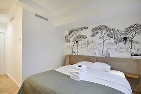 Apartment With AC Front Montparnasse Tower