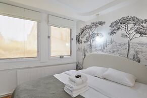 Apartment With AC Front Montparnasse Tower