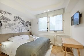 Apartment With AC Front Montparnasse Tower