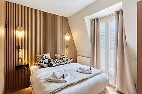 Superbe Studio Tour Eiffel Trocadero by Studioprestige