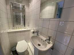 Grosvenor Place Guest House