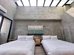SomeWhere Inn