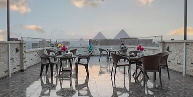 Luxury jacuzzi & pyramids view