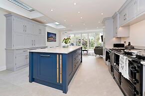 Spacious 4 Bed House, Battersea