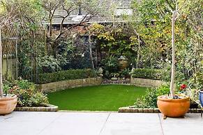 Spacious 4 Bed House, Battersea