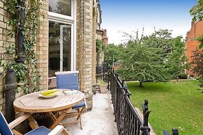 Cute 2-bed Chelsea Apartment