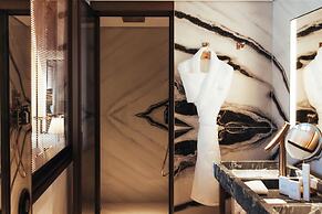 Sax Paris, LXR Hotels & Resorts