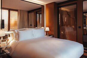 Sax Paris, LXR Hotels & Resorts