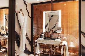 Sax Paris, LXR Hotels & Resorts