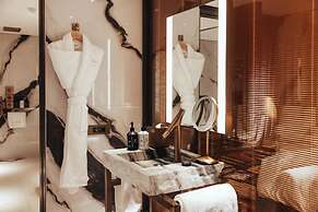 Sax Paris, LXR Hotels & Resorts