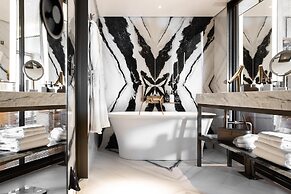 Sax Paris, LXR Hotels & Resorts