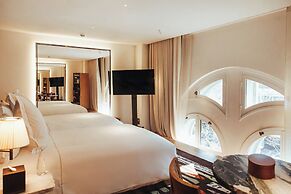 Sax Paris, LXR Hotels & Resorts
