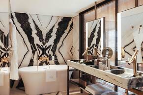 Sax Paris, LXR Hotels & Resorts