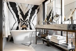 Sax Paris, LXR Hotels & Resorts