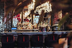 Sax Paris, LXR Hotels & Resorts