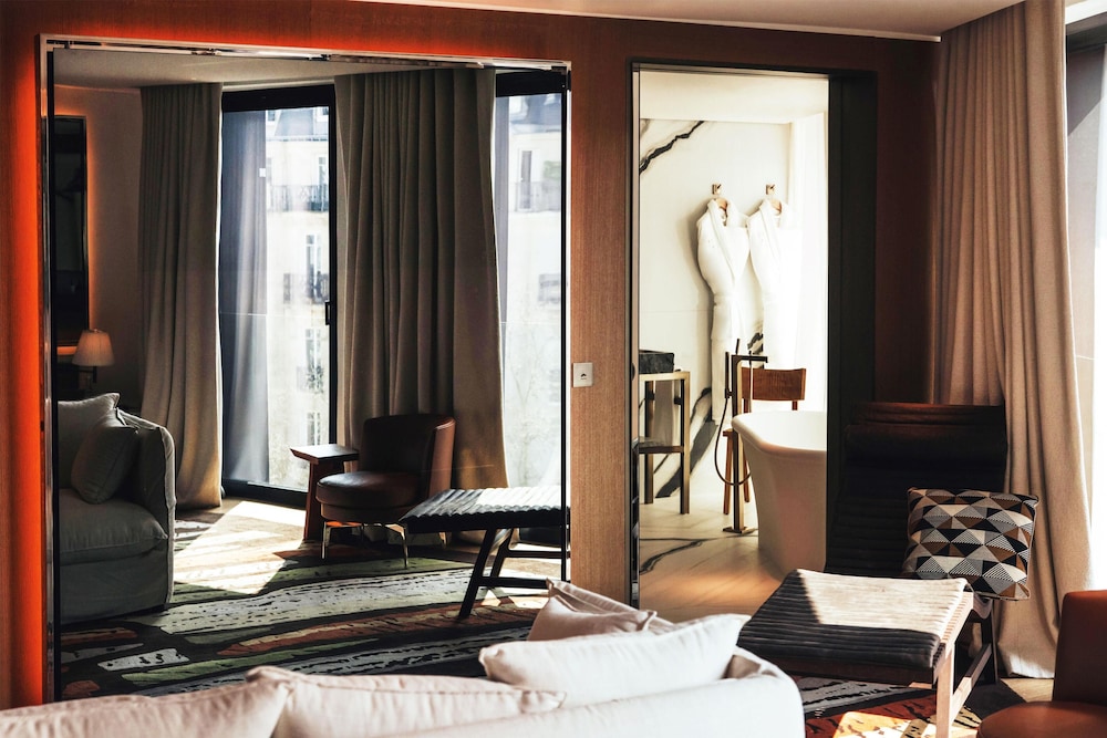 Sax Paris, LXR Hotels & Resorts