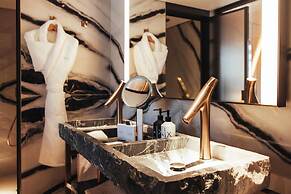 Sax Paris, LXR Hotels & Resorts