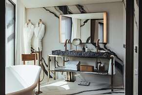 Sax Paris, LXR Hotels & Resorts