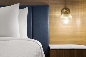 Hampton Inn By Hilton Calgary Downtown