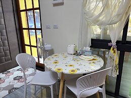 ZHIBEN SUNFLOWER BED AND BREAKFAST