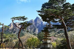 DIAMER Sokcho Hotel by AnookStay