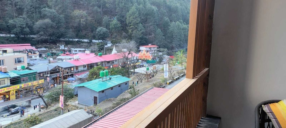 Ensober Kainchi Dham