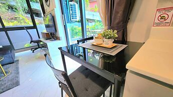 Room-a301- 1 Bedroom Corner Condo Forest