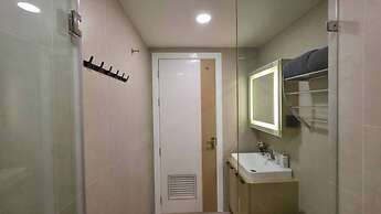Room-a301- 1 Bedroom Corner Condo Forest