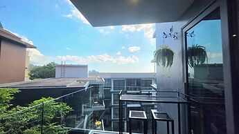 Room-a301- 1 Bedroom Corner Condo Forest