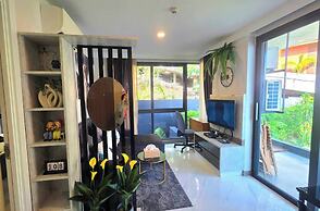 Room-a301- 1 Bedroom Corner Condo Forest