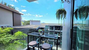 Room-a301- 1 Bedroom Corner Condo Forest