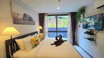 Room-a301- 1 Bedroom Corner Condo Forest