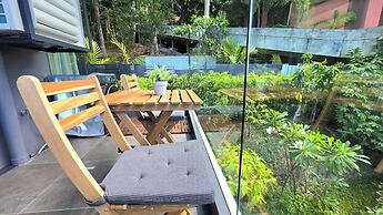Room-a301- 1 Bedroom Corner Condo Forest