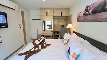 Room-a301- 1 Bedroom Corner Condo Forest