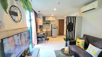 Room-a301- 1 Bedroom Corner Condo Forest