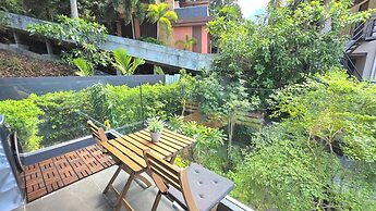 Room-a301- 1 Bedroom Corner Condo Forest