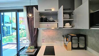 Room-a301- 1 Bedroom Corner Condo Forest