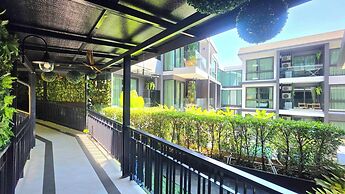 Room-a301- 1 Bedroom Corner Condo Forest