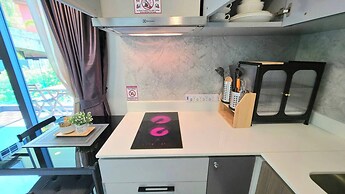 Room-a301- 1 Bedroom Corner Condo Forest